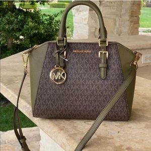 NWT Michael Kors Ciara Medium Messenger Bag